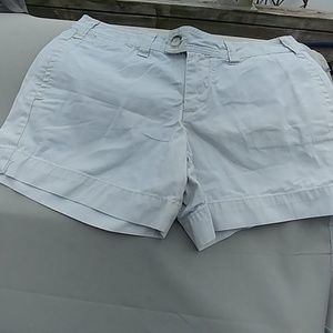 Gap favorite khaki shorts been worn once.